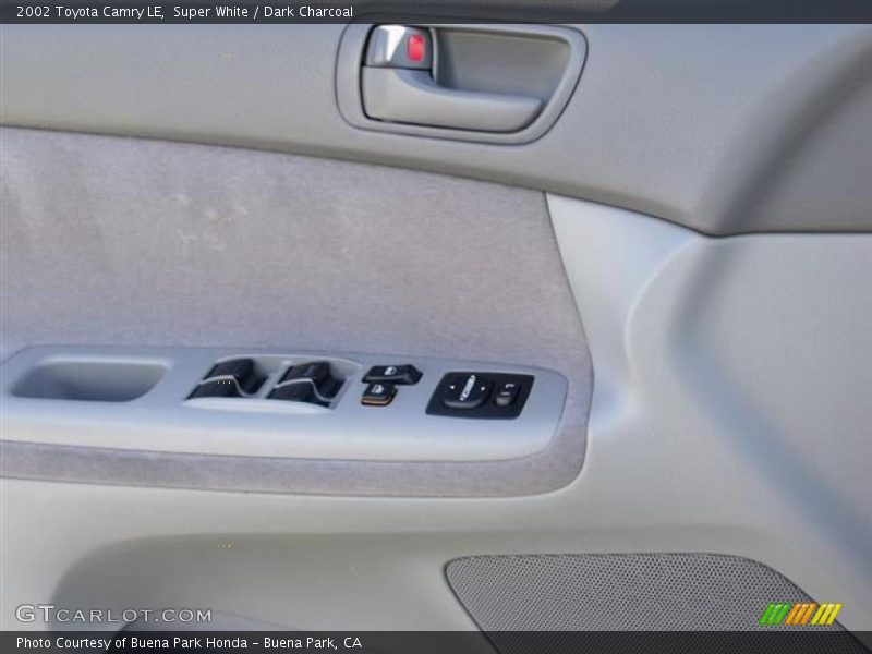 Super White / Dark Charcoal 2002 Toyota Camry LE