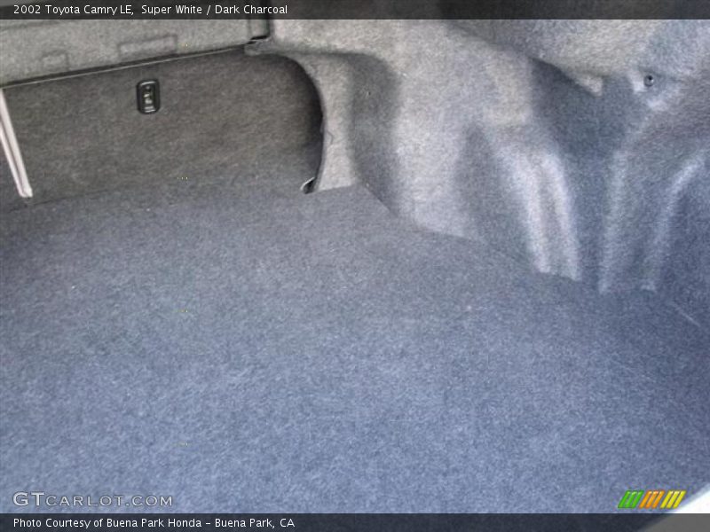 Super White / Dark Charcoal 2002 Toyota Camry LE