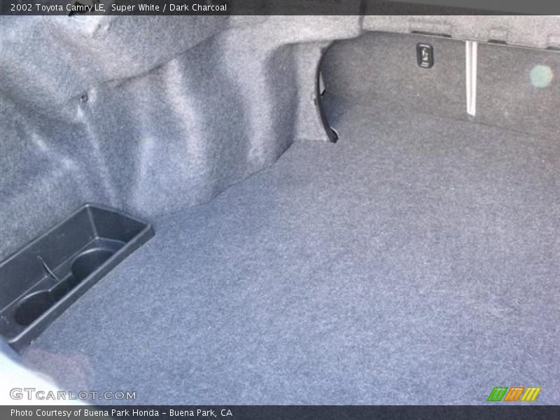 Super White / Dark Charcoal 2002 Toyota Camry LE
