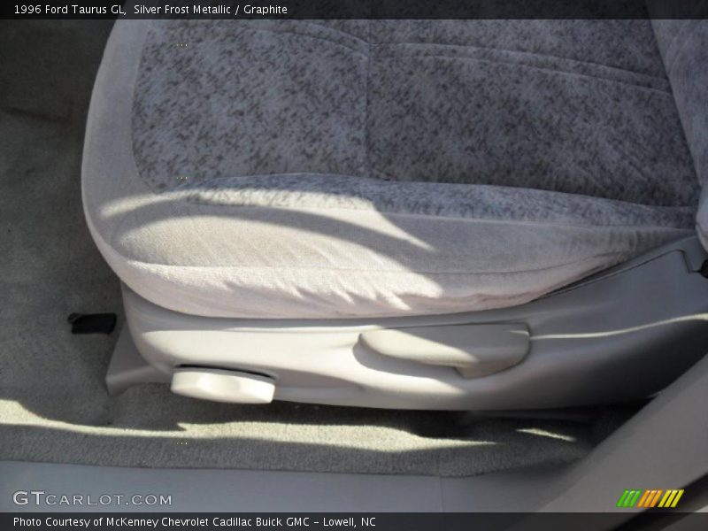 Silver Frost Metallic / Graphite 1996 Ford Taurus GL