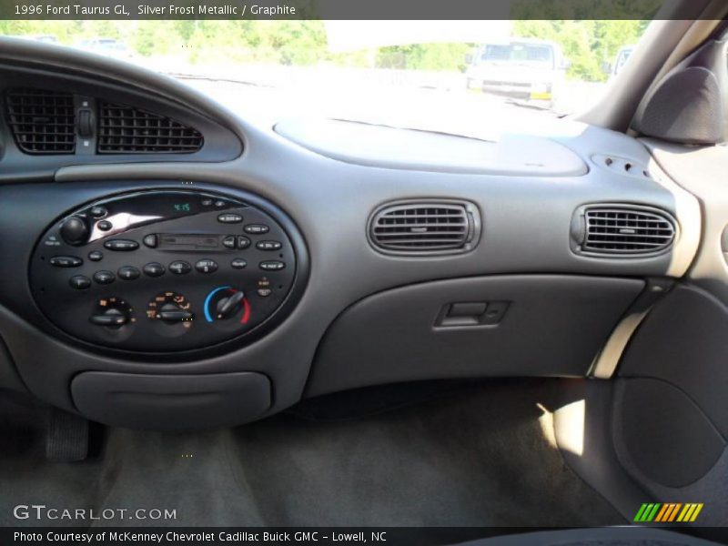 Silver Frost Metallic / Graphite 1996 Ford Taurus GL