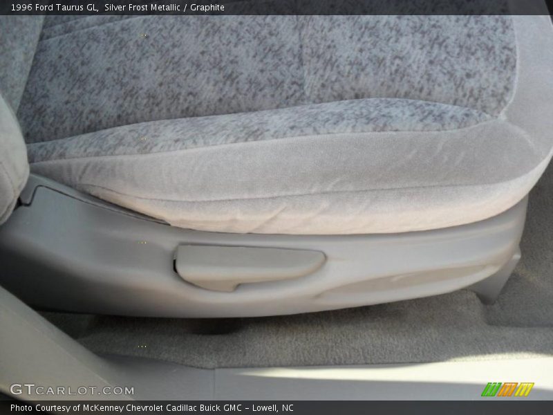 Silver Frost Metallic / Graphite 1996 Ford Taurus GL