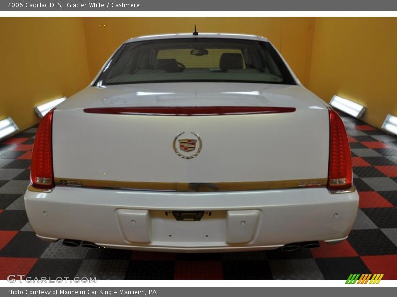 Glacier White / Cashmere 2006 Cadillac DTS
