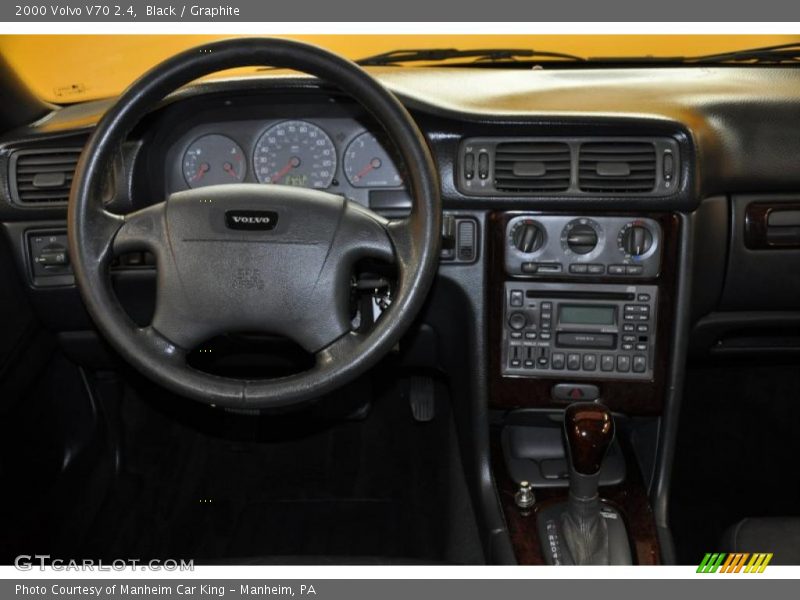 Black / Graphite 2000 Volvo V70 2.4