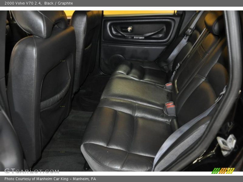 Black / Graphite 2000 Volvo V70 2.4