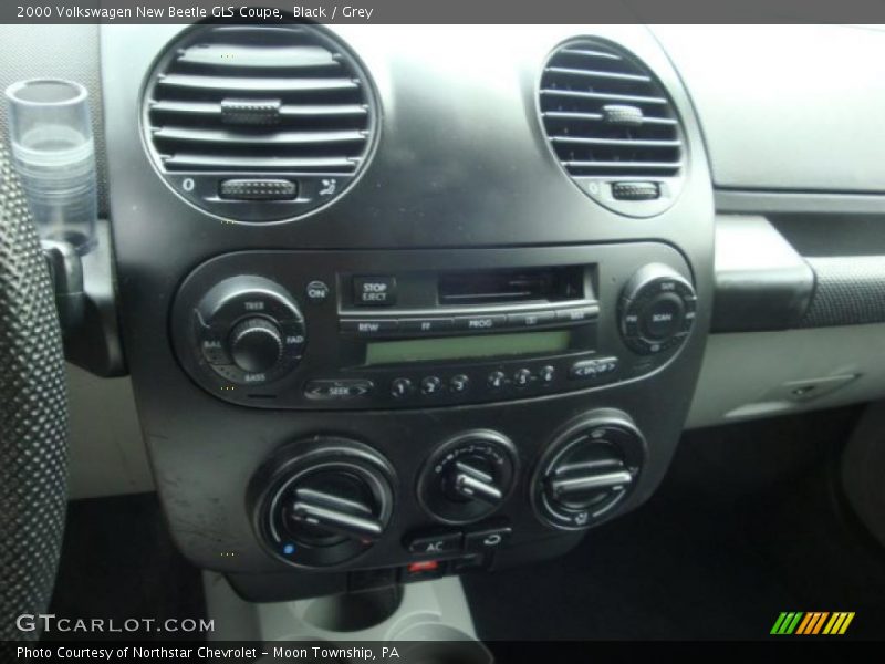 Black / Grey 2000 Volkswagen New Beetle GLS Coupe