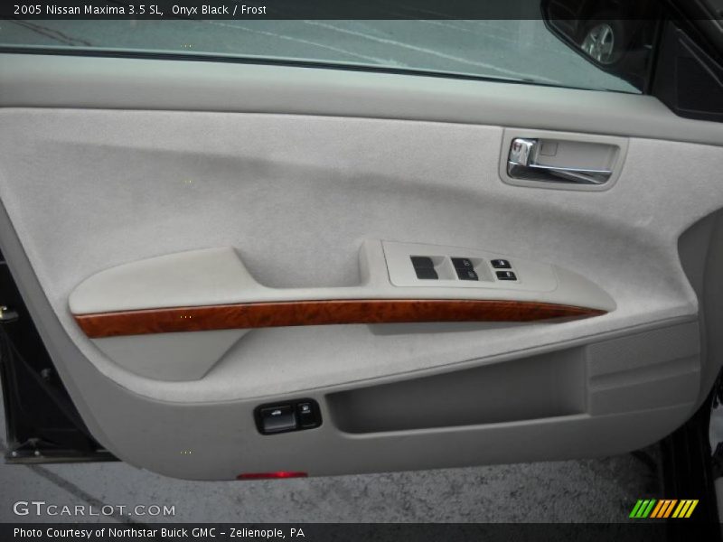 Onyx Black / Frost 2005 Nissan Maxima 3.5 SL