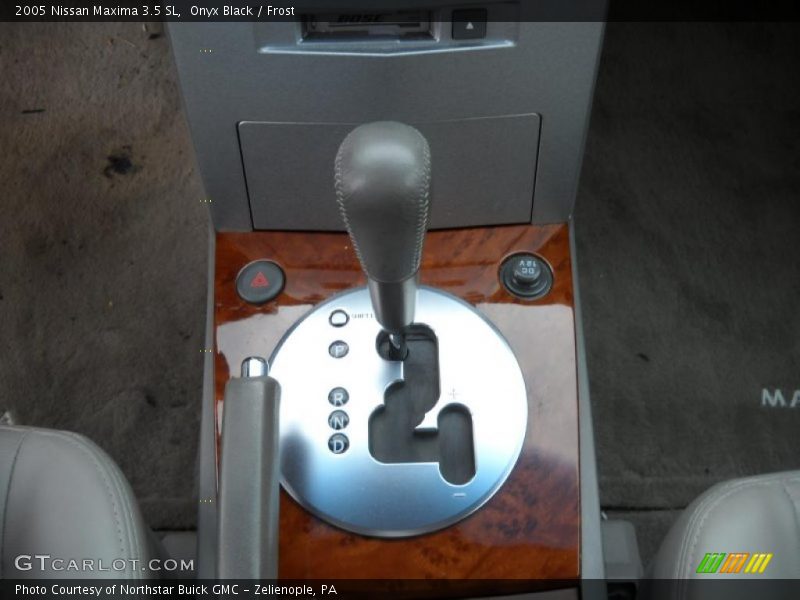 Onyx Black / Frost 2005 Nissan Maxima 3.5 SL