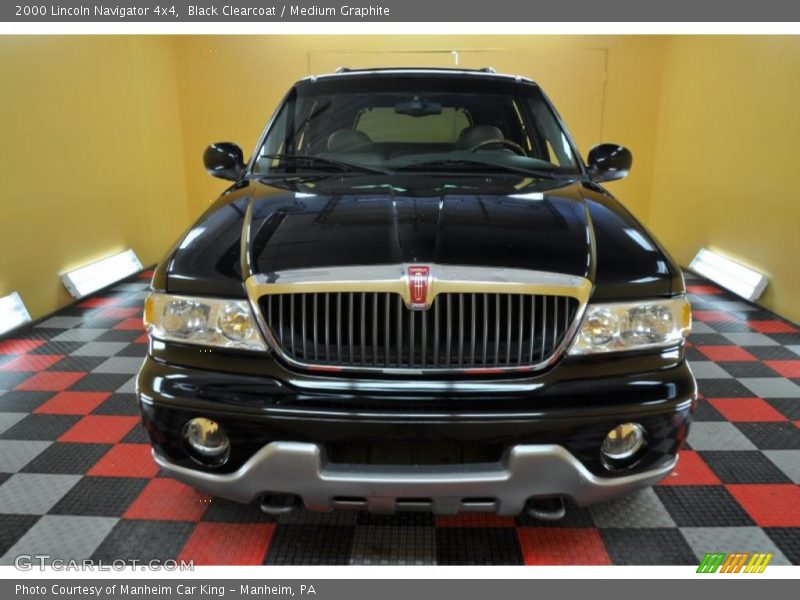 Black Clearcoat / Medium Graphite 2000 Lincoln Navigator 4x4