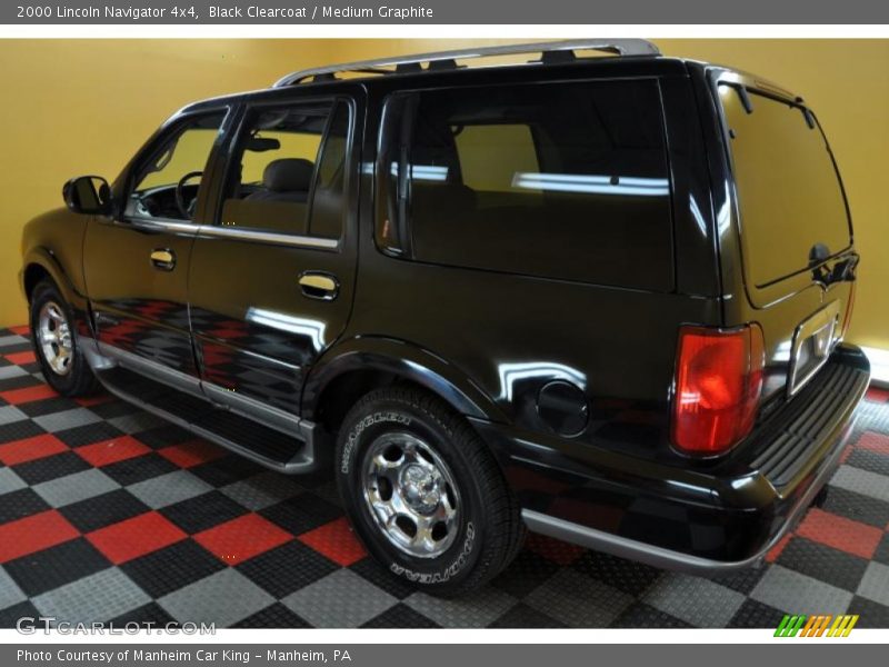 Black Clearcoat / Medium Graphite 2000 Lincoln Navigator 4x4