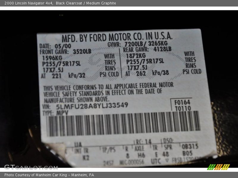 Black Clearcoat / Medium Graphite 2000 Lincoln Navigator 4x4