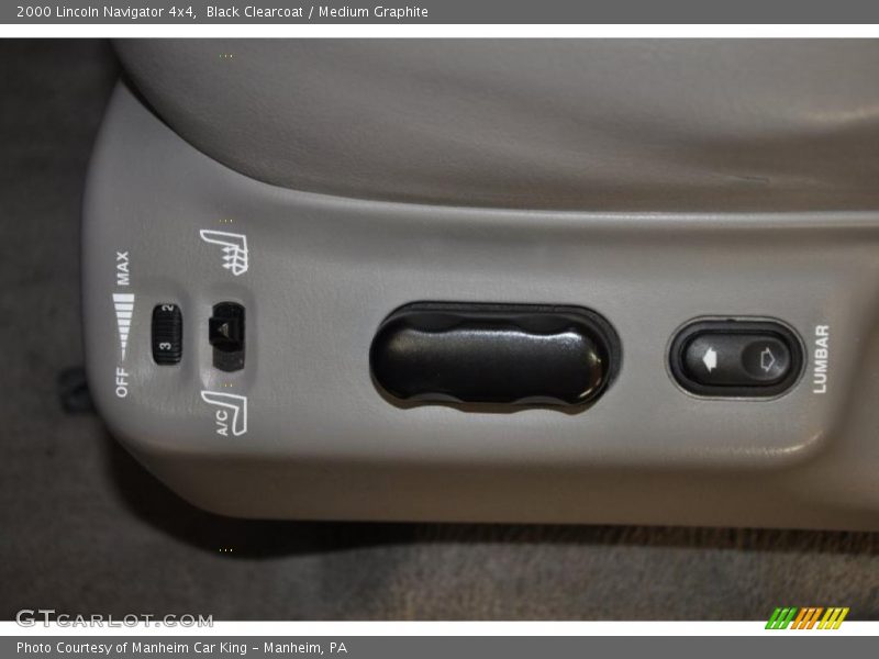 Black Clearcoat / Medium Graphite 2000 Lincoln Navigator 4x4