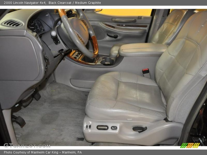 Black Clearcoat / Medium Graphite 2000 Lincoln Navigator 4x4