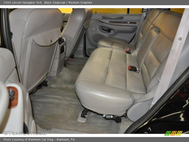 Black Clearcoat / Medium Graphite 2000 Lincoln Navigator 4x4