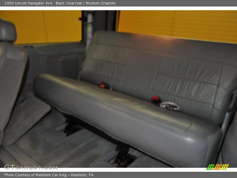 Black Clearcoat / Medium Graphite 2000 Lincoln Navigator 4x4