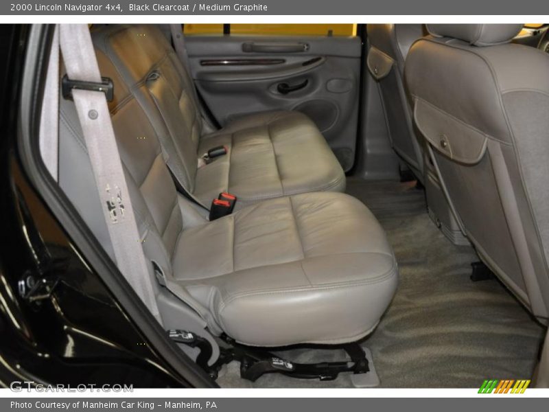 Black Clearcoat / Medium Graphite 2000 Lincoln Navigator 4x4