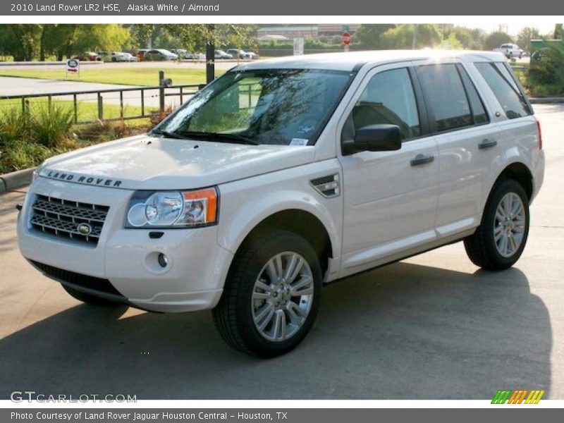 Alaska White / Almond 2010 Land Rover LR2 HSE