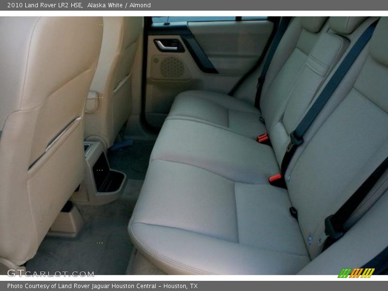 Alaska White / Almond 2010 Land Rover LR2 HSE