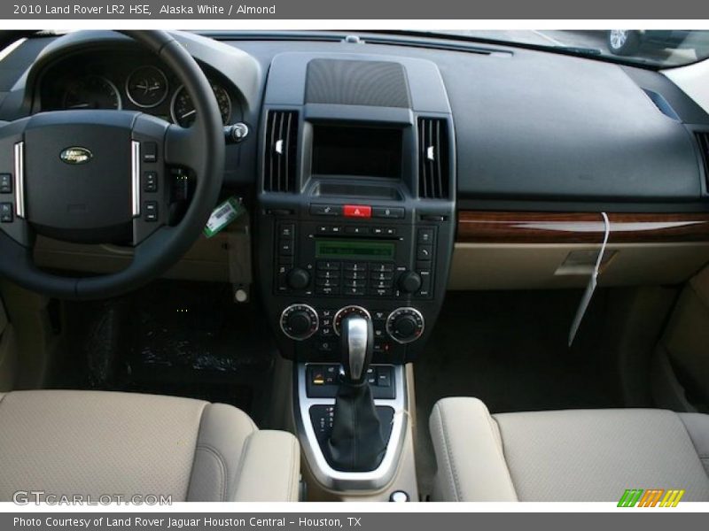 Alaska White / Almond 2010 Land Rover LR2 HSE