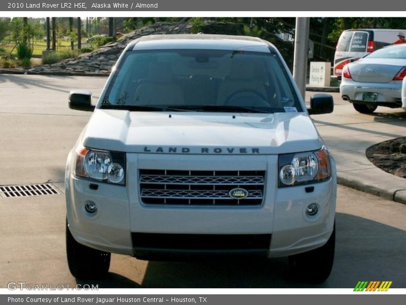 Alaska White / Almond 2010 Land Rover LR2 HSE