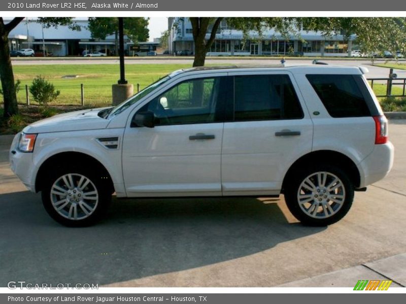 Alaska White / Almond 2010 Land Rover LR2 HSE