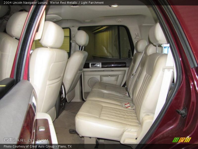 Merlot Red Metallic / Light Parchment 2004 Lincoln Navigator Luxury