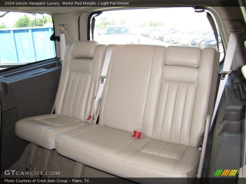 Merlot Red Metallic / Light Parchment 2004 Lincoln Navigator Luxury