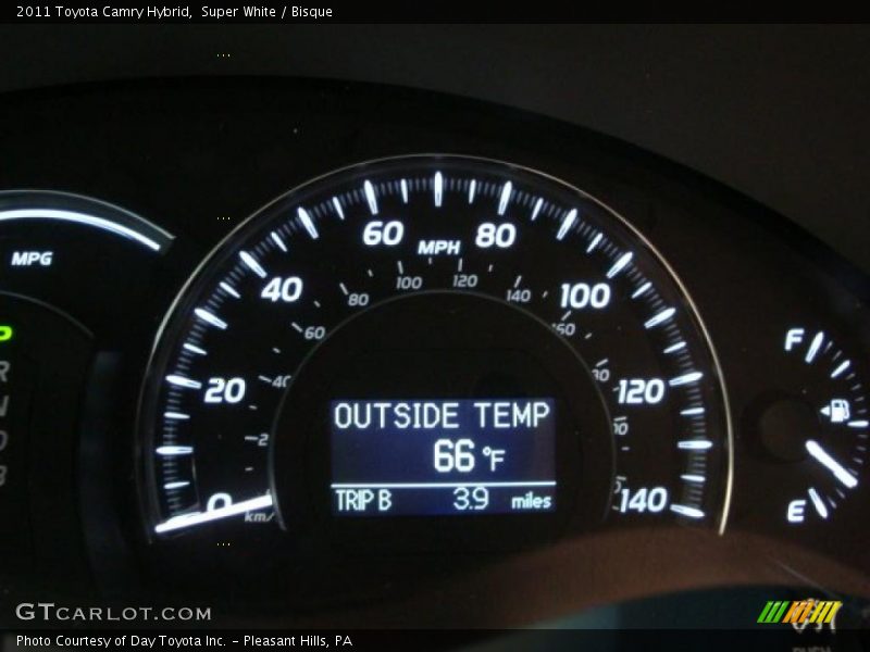 Super White / Bisque 2011 Toyota Camry Hybrid