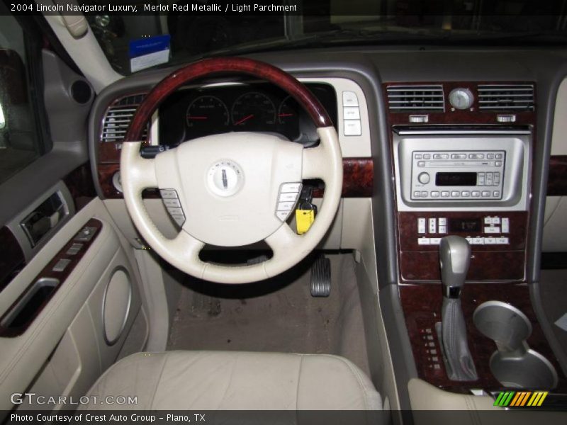 Merlot Red Metallic / Light Parchment 2004 Lincoln Navigator Luxury