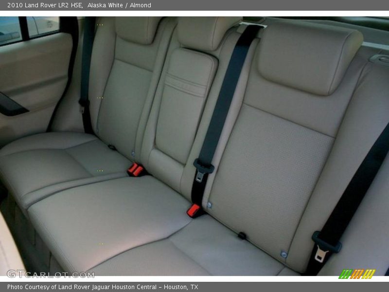 Alaska White / Almond 2010 Land Rover LR2 HSE