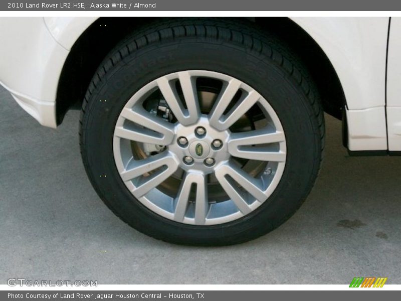 Alaska White / Almond 2010 Land Rover LR2 HSE