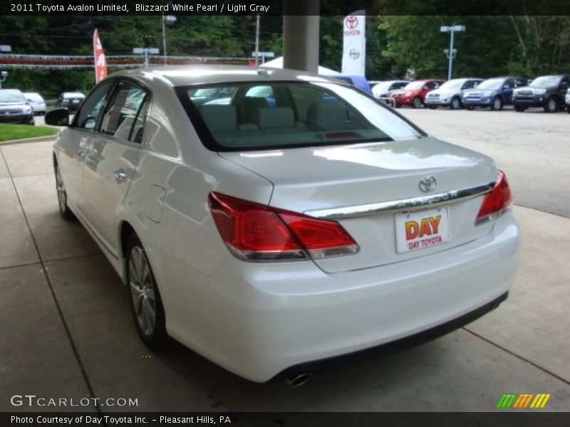 Blizzard White Pearl / Light Gray 2011 Toyota Avalon Limited