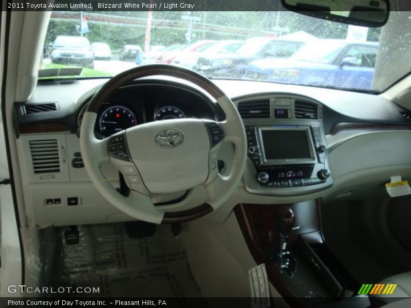 Blizzard White Pearl / Light Gray 2011 Toyota Avalon Limited