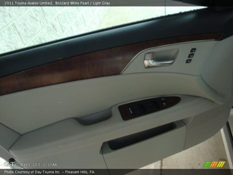 Blizzard White Pearl / Light Gray 2011 Toyota Avalon Limited