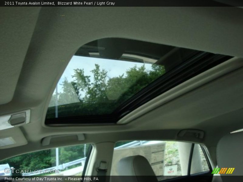 Blizzard White Pearl / Light Gray 2011 Toyota Avalon Limited