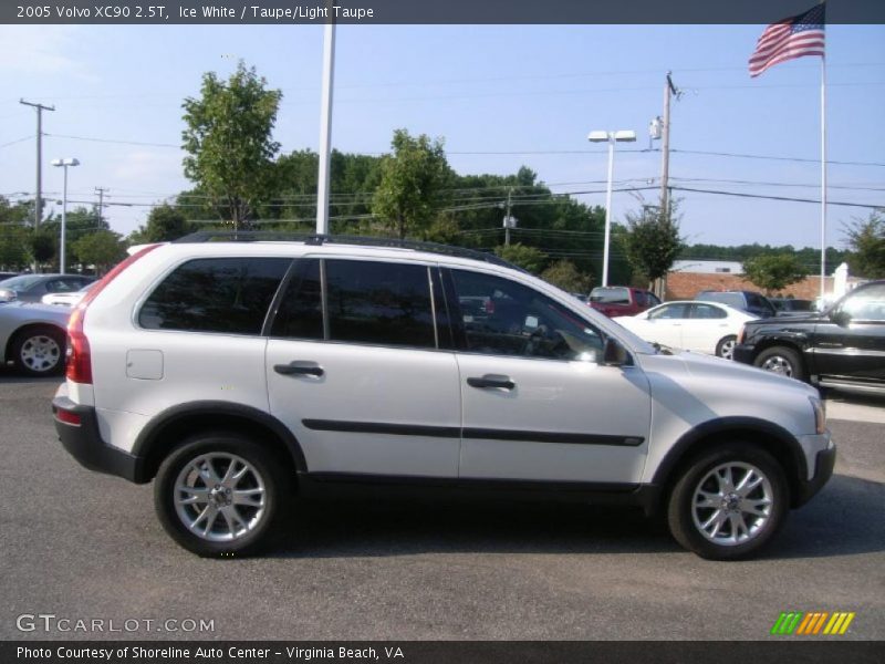Ice White / Taupe/Light Taupe 2005 Volvo XC90 2.5T