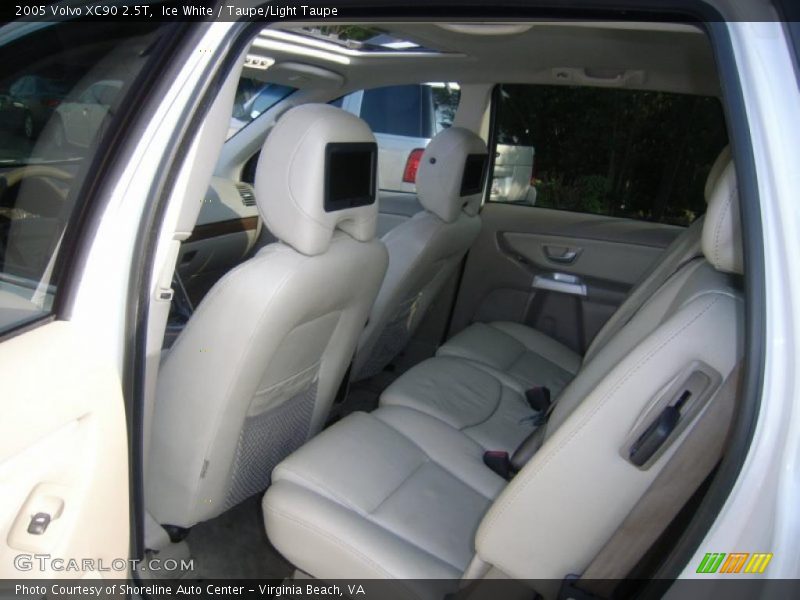 Ice White / Taupe/Light Taupe 2005 Volvo XC90 2.5T