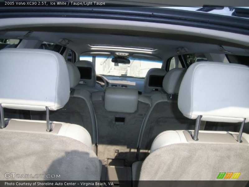 Ice White / Taupe/Light Taupe 2005 Volvo XC90 2.5T