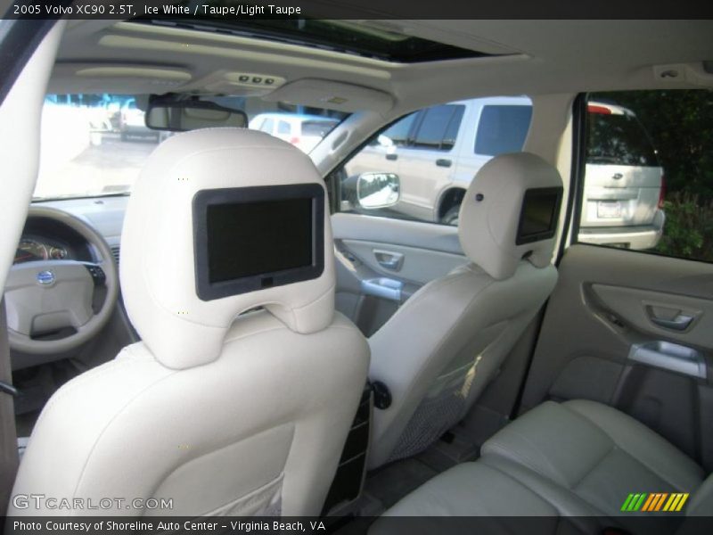 Ice White / Taupe/Light Taupe 2005 Volvo XC90 2.5T