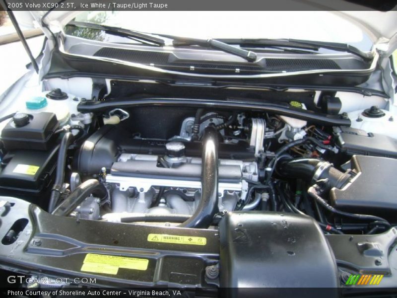 Ice White / Taupe/Light Taupe 2005 Volvo XC90 2.5T