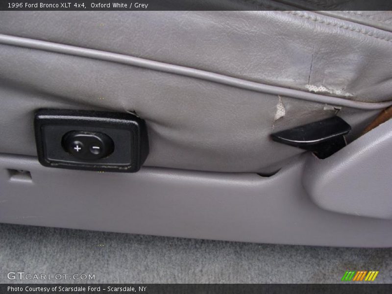 Oxford White / Grey 1996 Ford Bronco XLT 4x4