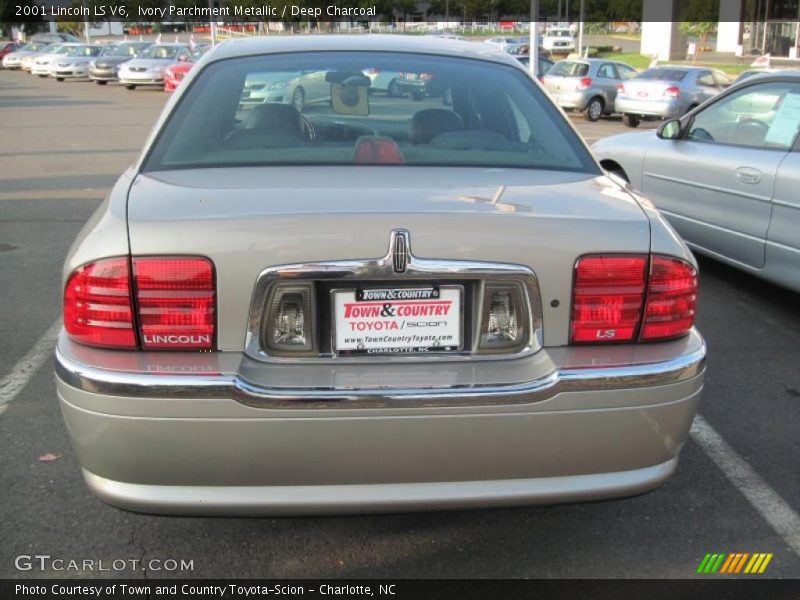 Ivory Parchment Metallic / Deep Charcoal 2001 Lincoln LS V6