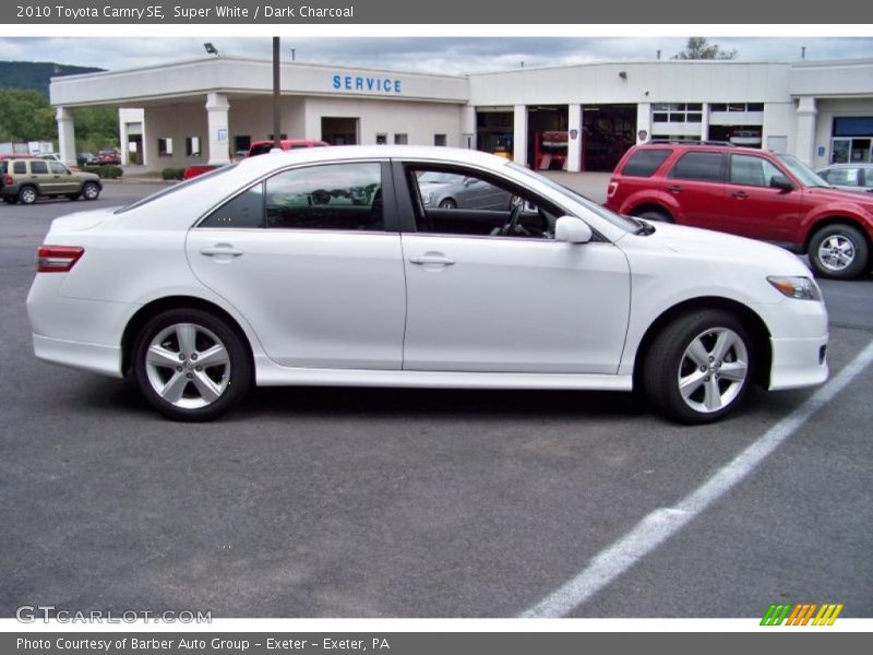 Super White / Dark Charcoal 2010 Toyota Camry SE