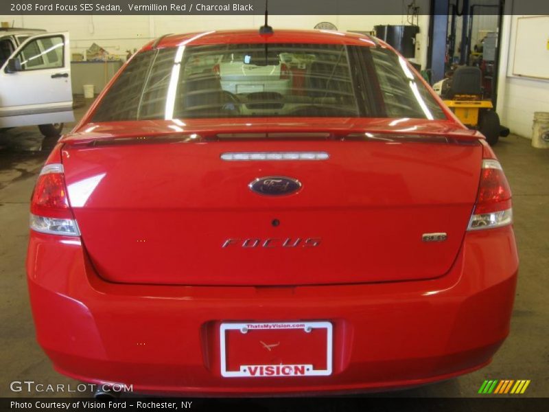 Vermillion Red / Charcoal Black 2008 Ford Focus SES Sedan