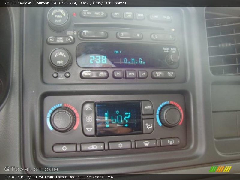 Black / Gray/Dark Charcoal 2005 Chevrolet Suburban 1500 Z71 4x4