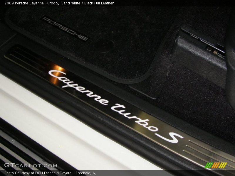 Sand White / Black Full Leather 2009 Porsche Cayenne Turbo S