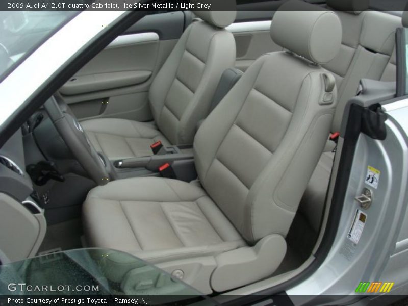 Ice Silver Metallic / Light Grey 2009 Audi A4 2.0T quattro Cabriolet