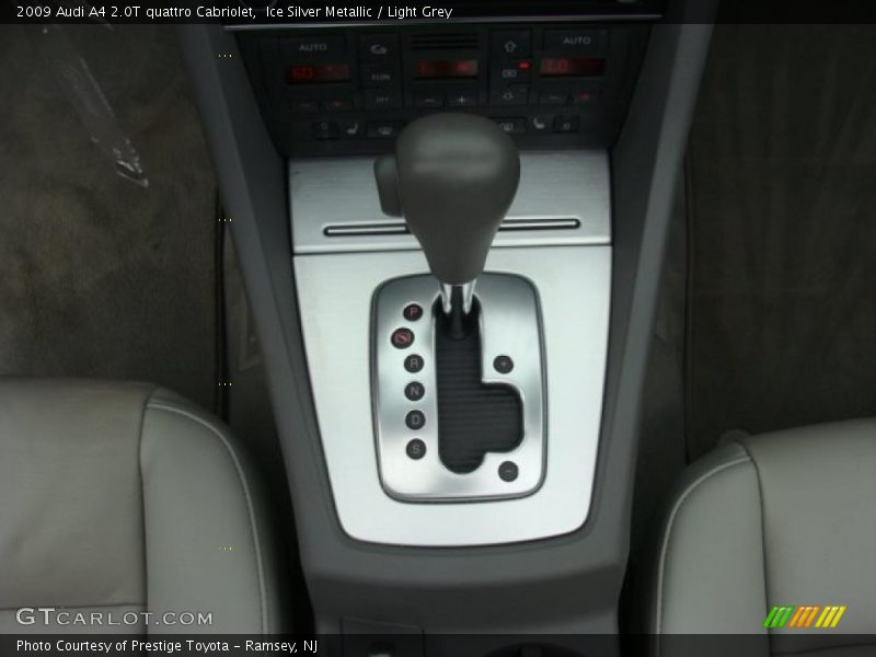 Ice Silver Metallic / Light Grey 2009 Audi A4 2.0T quattro Cabriolet