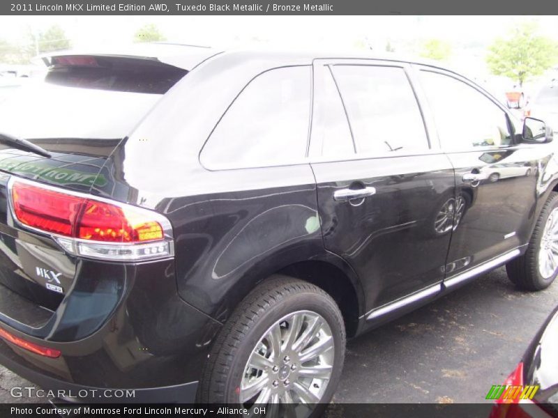 Tuxedo Black Metallic / Bronze Metallic 2011 Lincoln MKX Limited Edition AWD