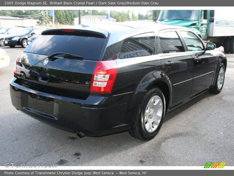 Brilliant Black Crystal Pearl / Dark Slate Gray/Medium Slate Gray 2005 Dodge Magnum SE
